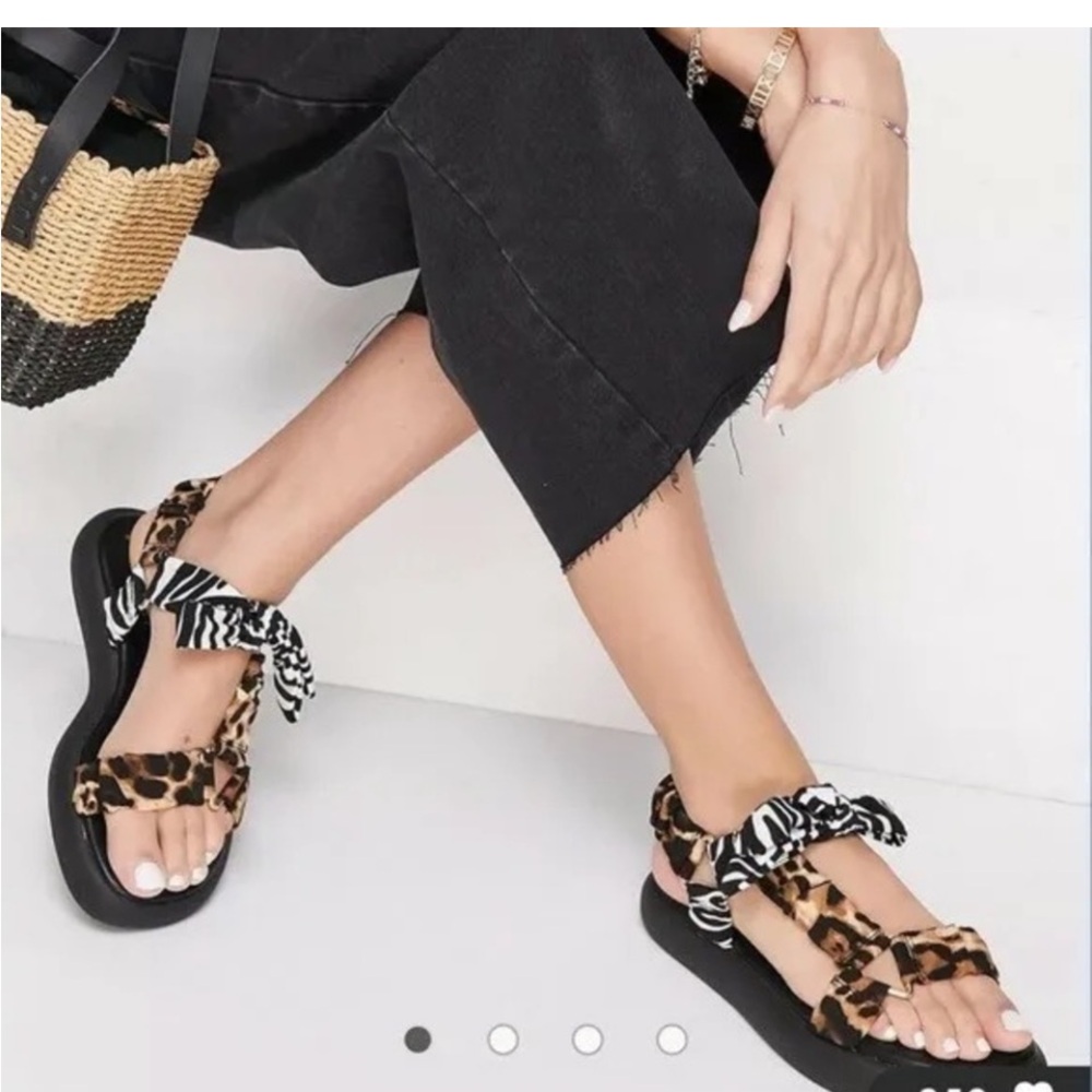 NWT River Island black animal print bow strap sandals size 8 - Picture 5 of 5
